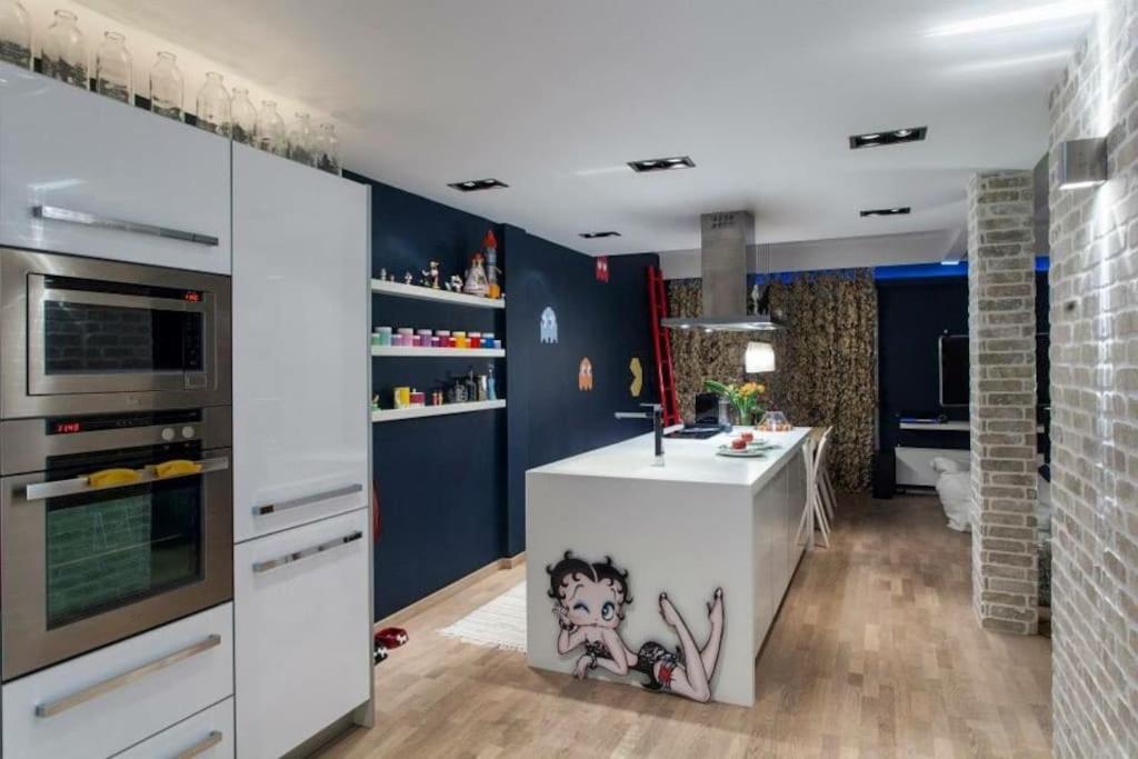 Super Heroes Apartment Thessaloniki Exterior photo
