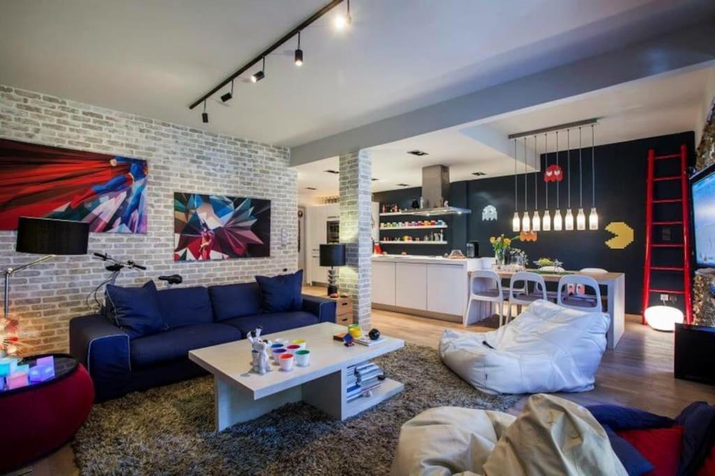 Super Heroes Apartment Thessaloniki Exterior photo